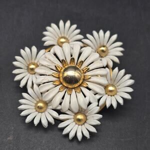 White Soft Plastic Flower Brooch Gold Tone Vintage Costume Jewelry